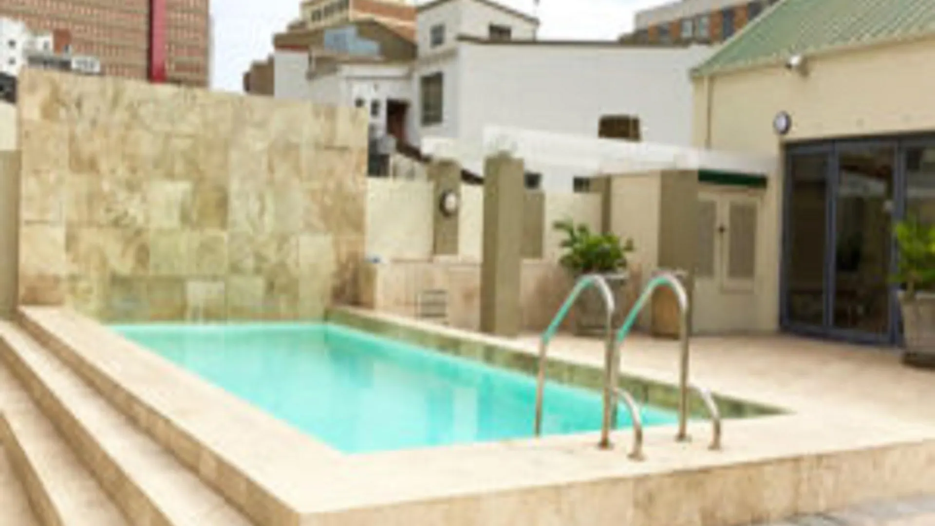 Appartamento Urban Oasis At Windburg Suites Città del Capo